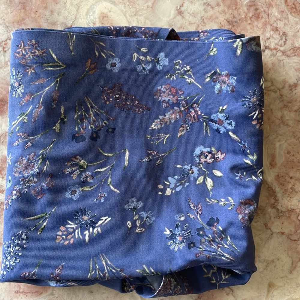 NWOT Set Of 5 Woman’s Medium Lucky Brand Hipsters Floral/Blue/Black/Print Fabric - Picture 4 of 15